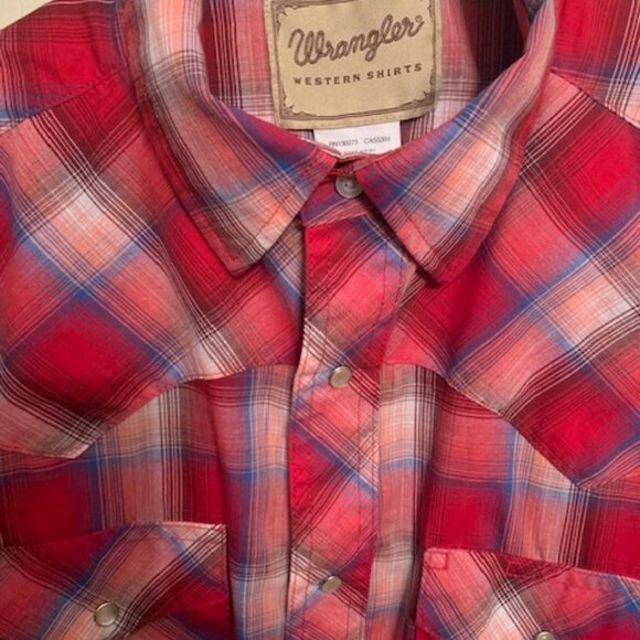 Plaid Wrangler Button Down Pearl Buttons EXCELLENT shape!! - Picture 2 of 6